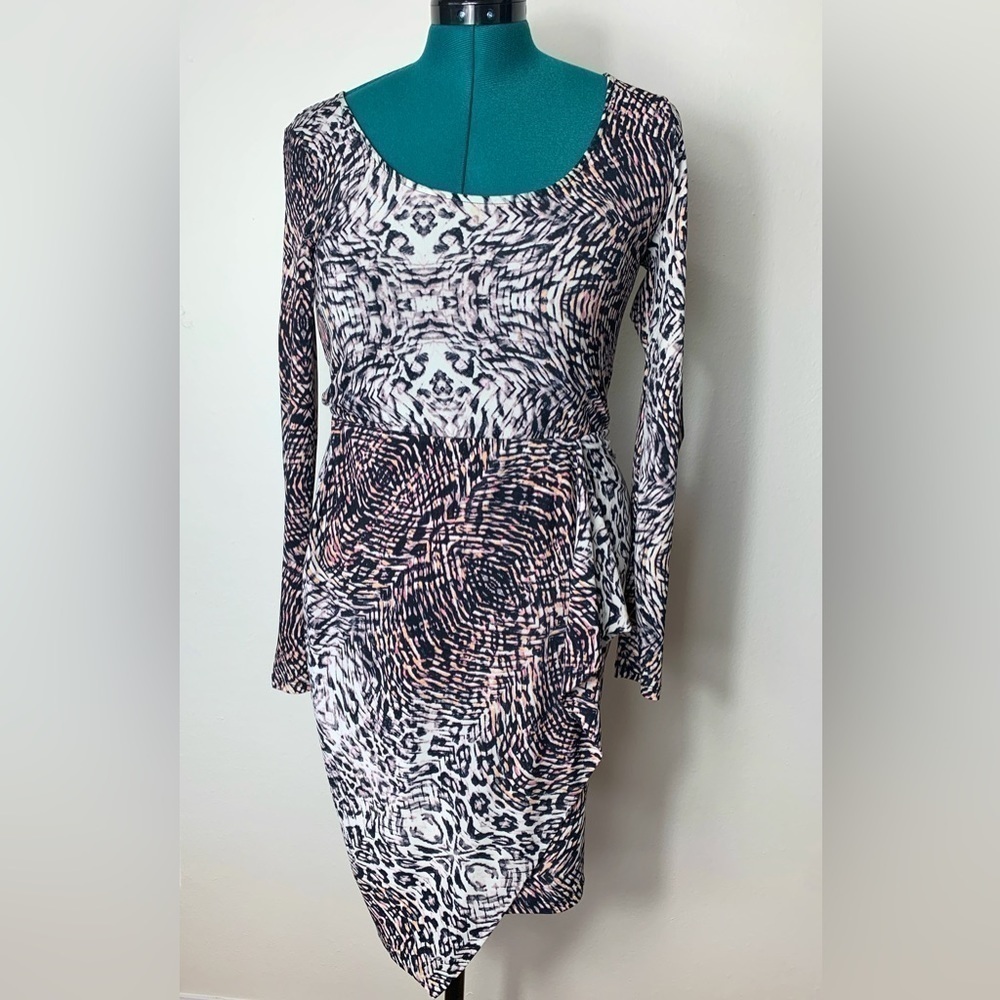 Bar III Women’s Long Sleeve Animal Print Dress Large Scoop Neck Stretchy Grunge